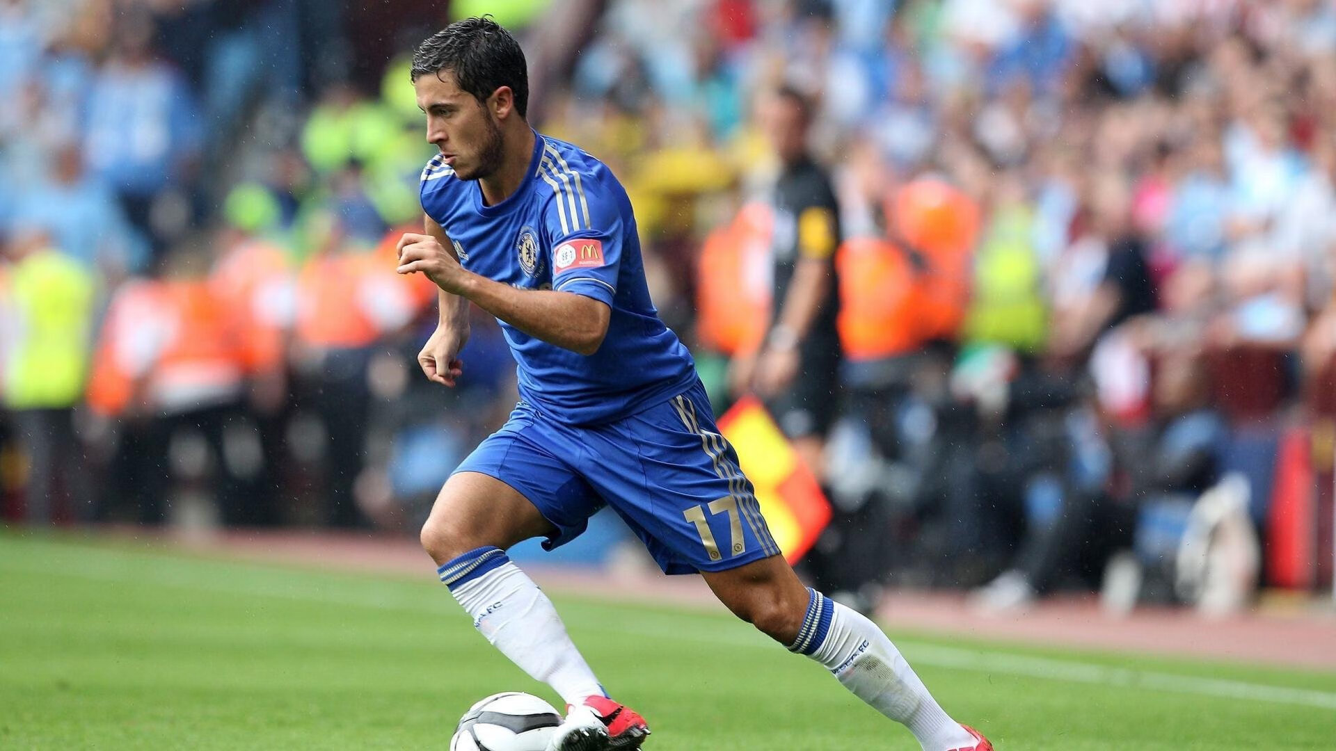 林丹参与羽毛球器材研发提高实用性，羽毛球林丹个人资