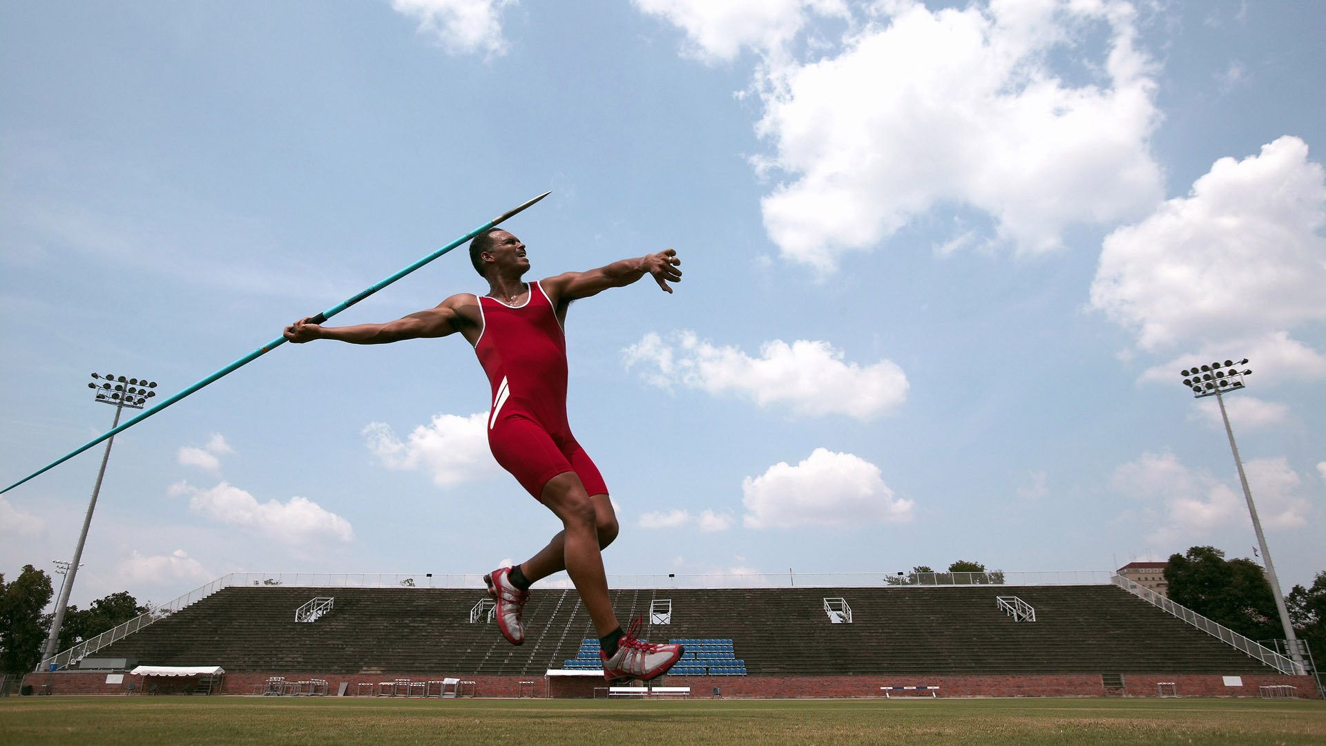 田径运动训练平台支持跨项目数据整合，田径教学网站